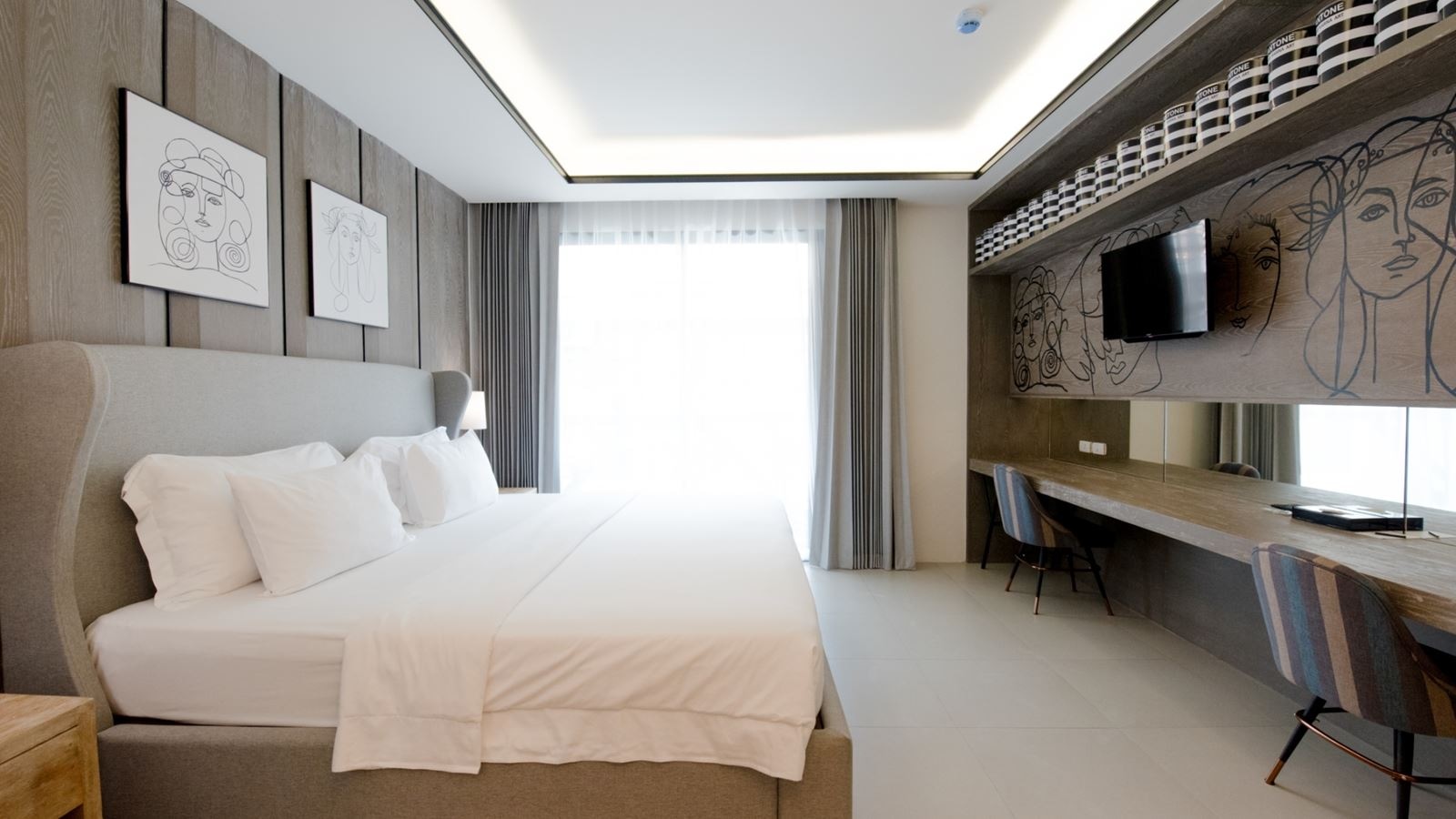 rooms-quad-pool-access