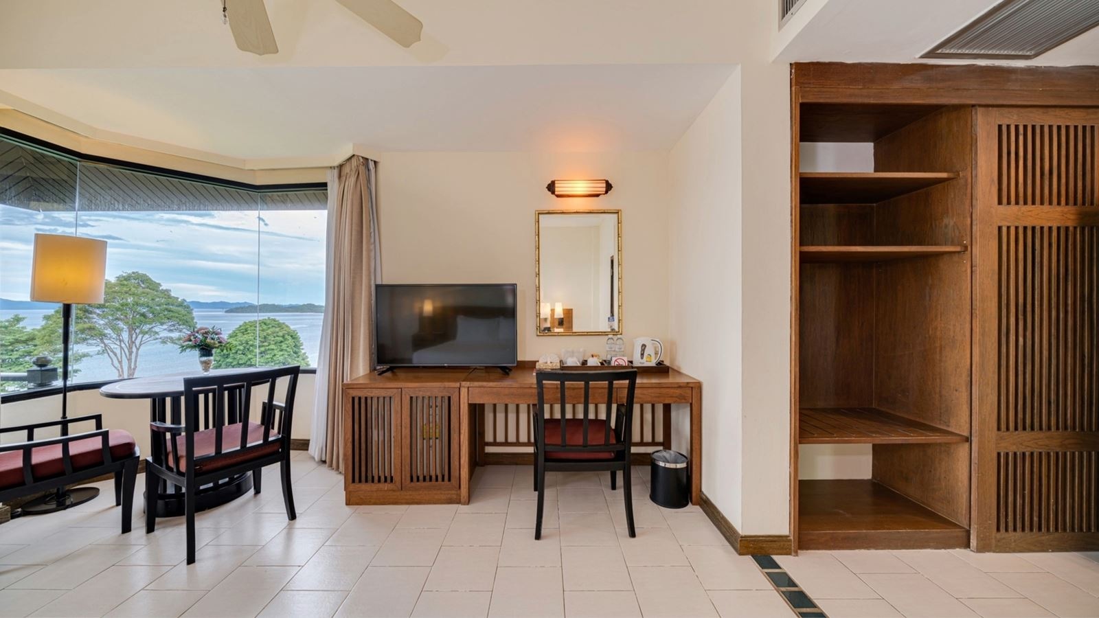 rooms-grand-deluxe-sea-view-double-bed