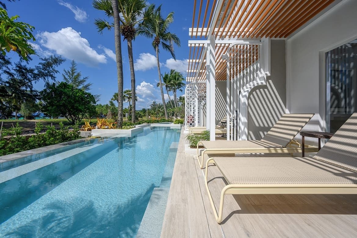 rooms-lagoon-pool-access-deluxe-terrace