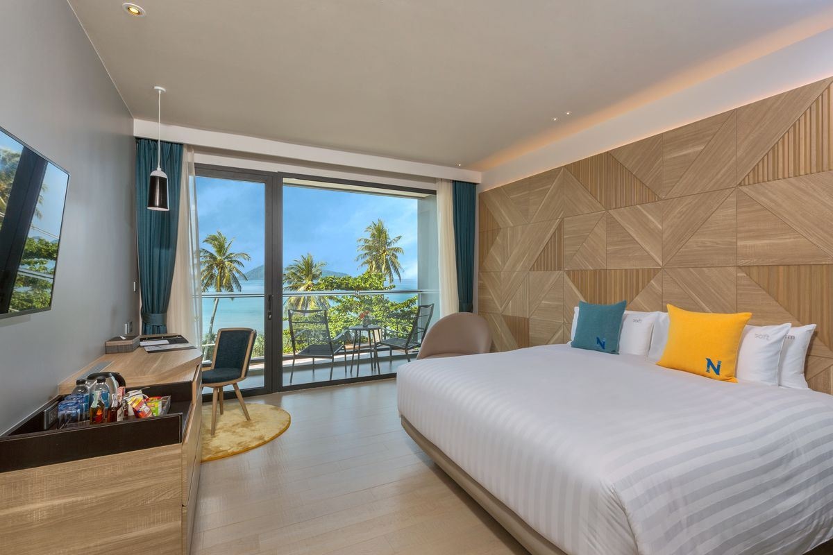 rooms-deluxe-partial-seaview
