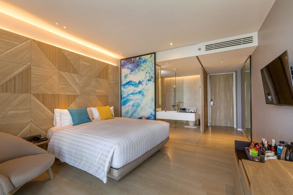 rooms-deluxe-partial-seaview
