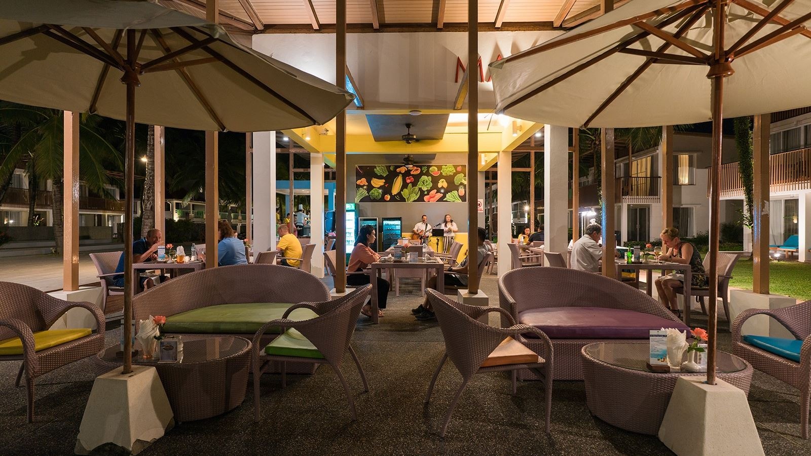 restaurants-maya-cafe