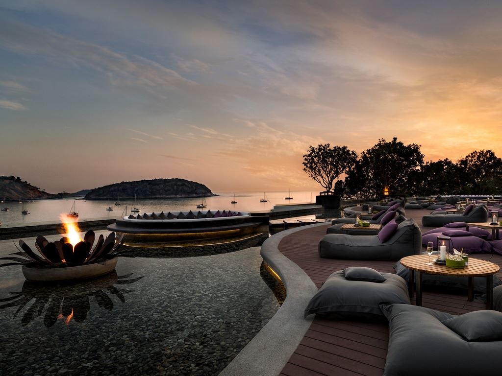 bars-reflections-bar