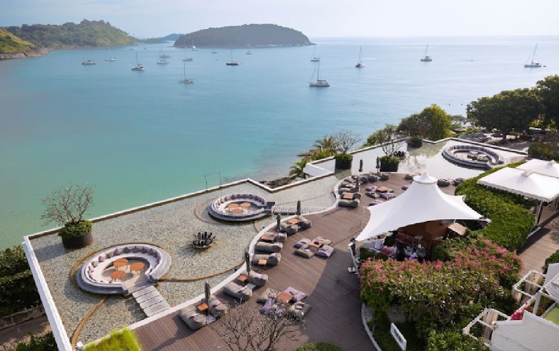 bars-reflections-bar