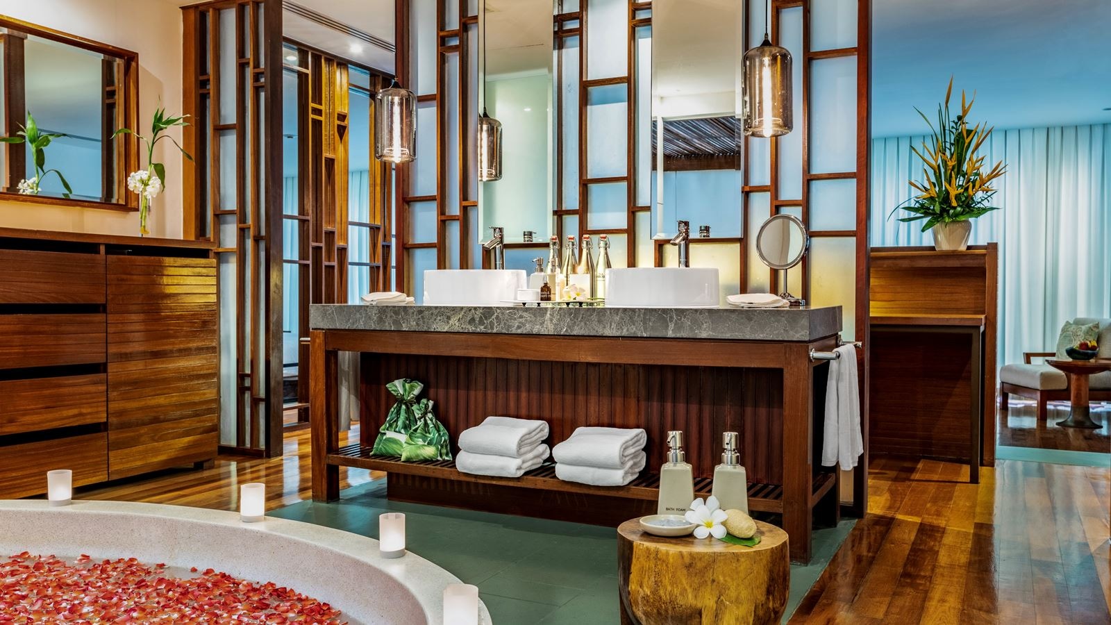 rooms-pool-residence