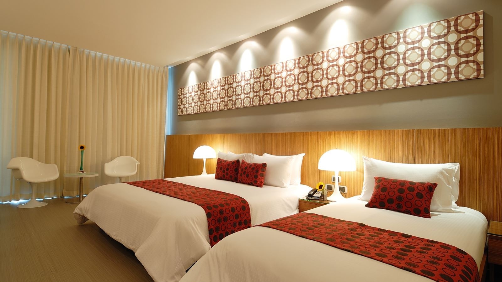 rooms-superior-city-view-room