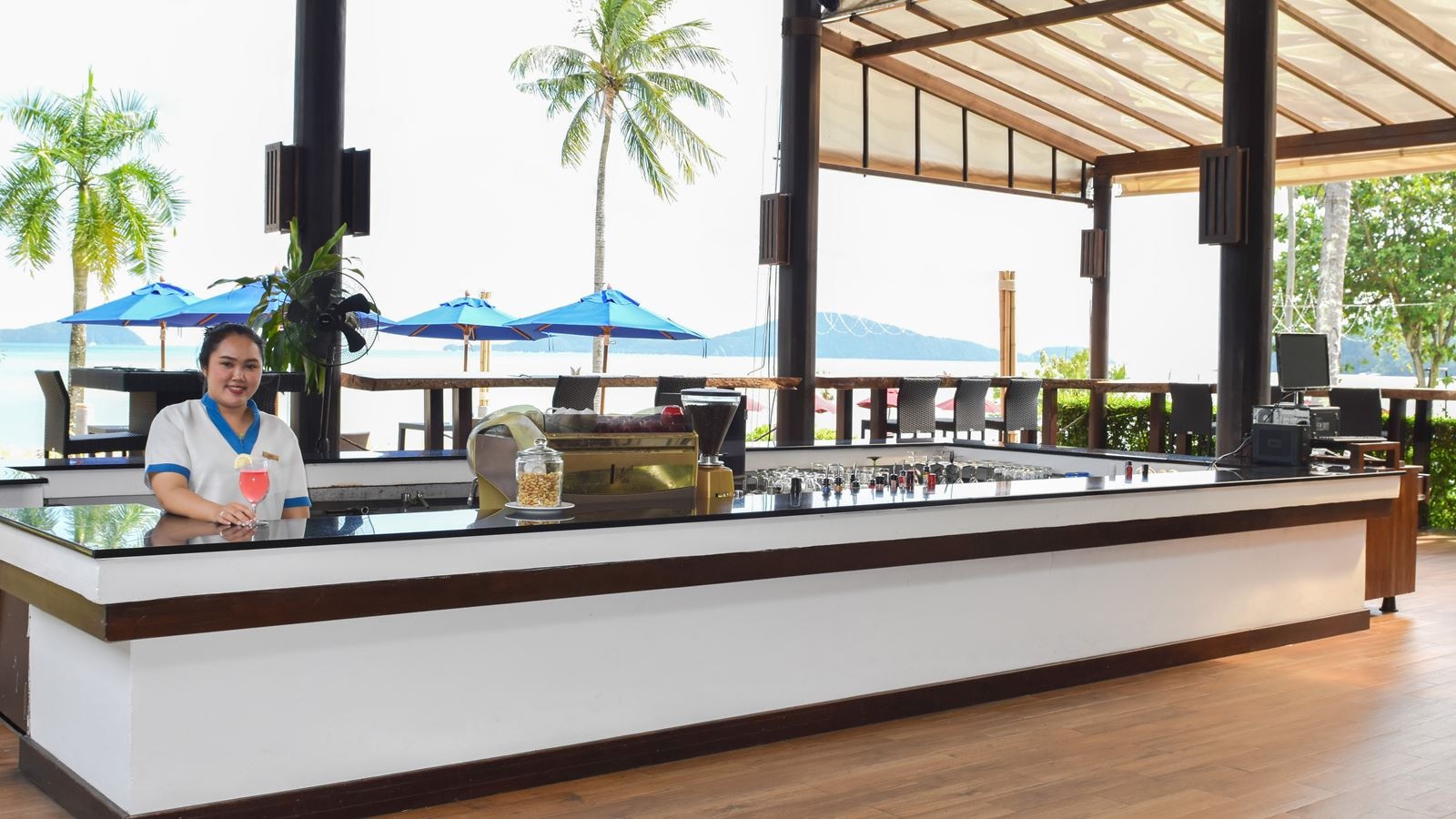 restaurants-the-beach-bar