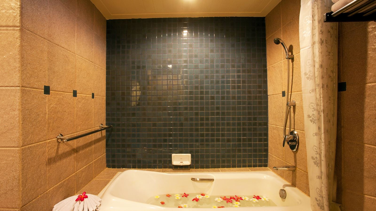 rooms-superior-room