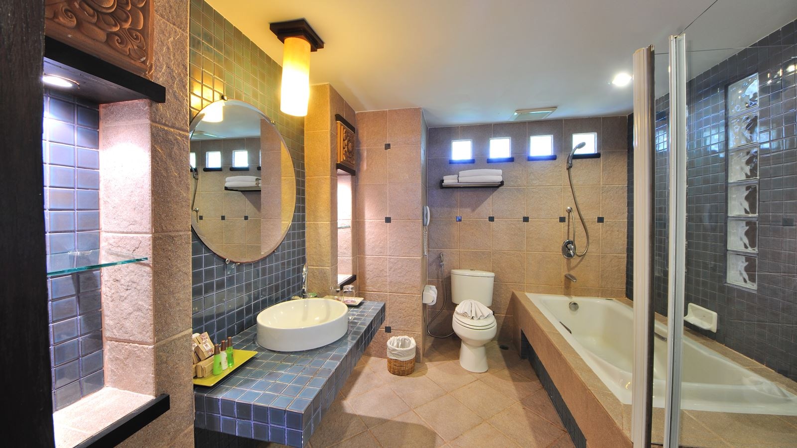 rooms-deluxe-room