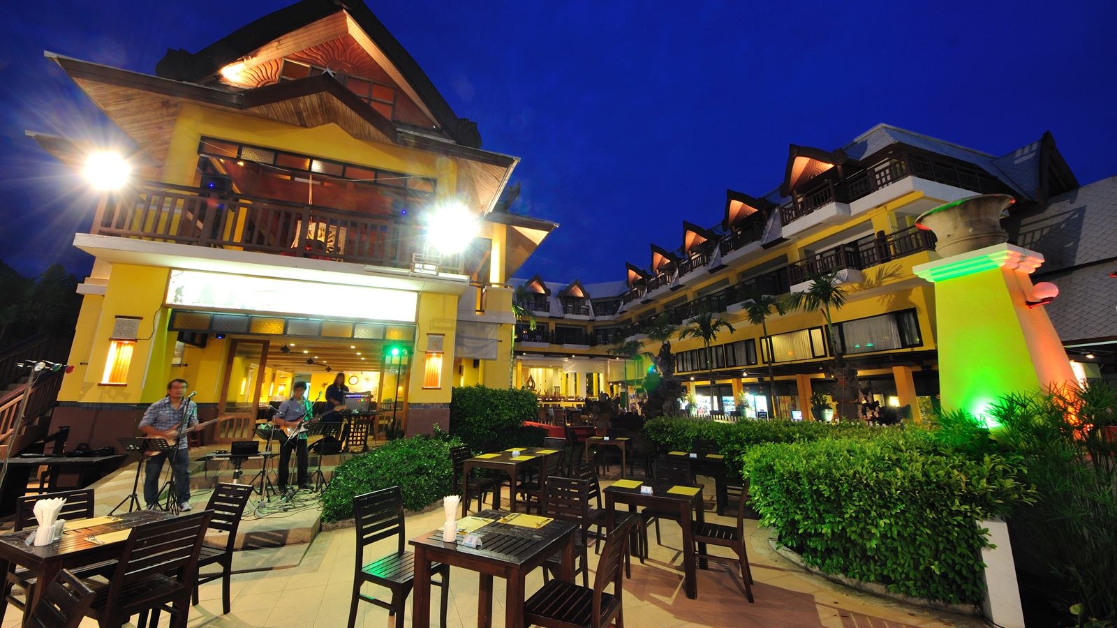 restaurants-smile-restaurant