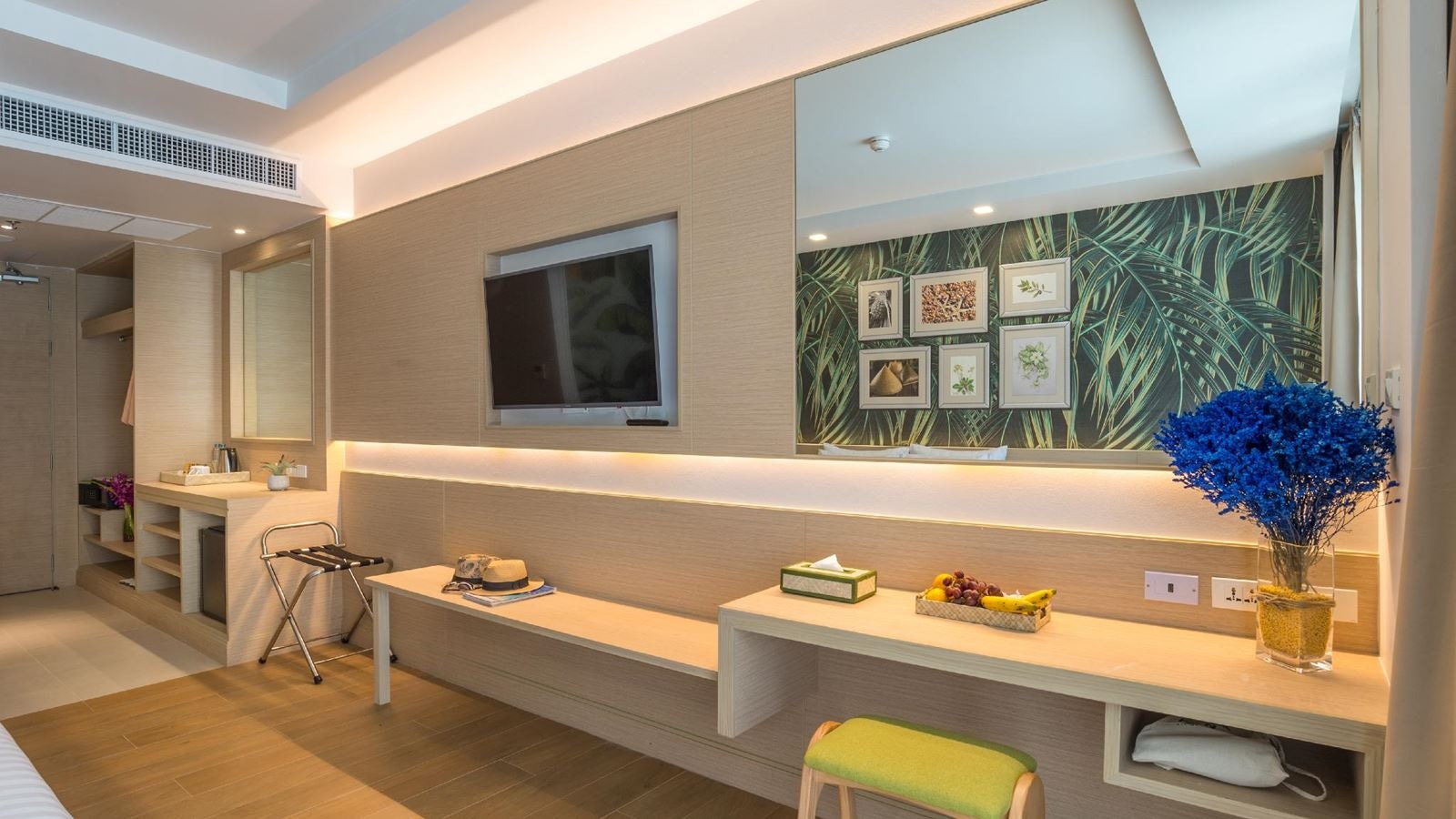 rooms-deluxe-pool-access