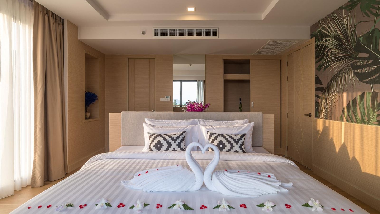 rooms-deluxe-with-private-roof-top-terrace