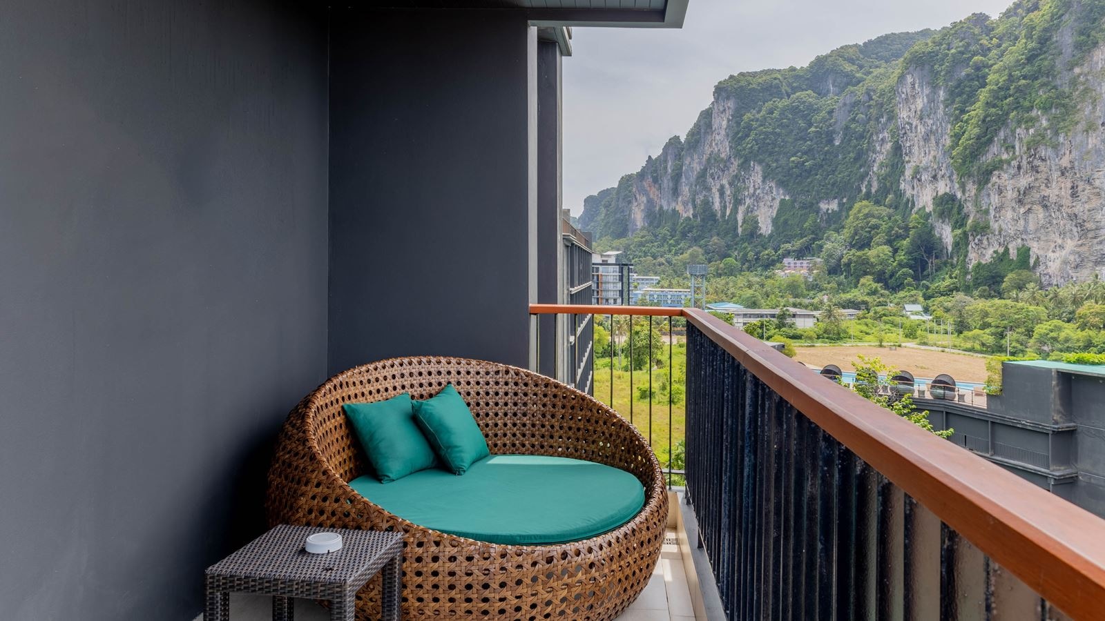 rooms-deluxe-seaview-with-outdoor-bathtub