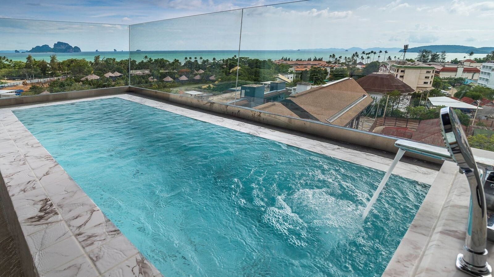 rooms-deluxe-seaview-with-outdoor-bathtub