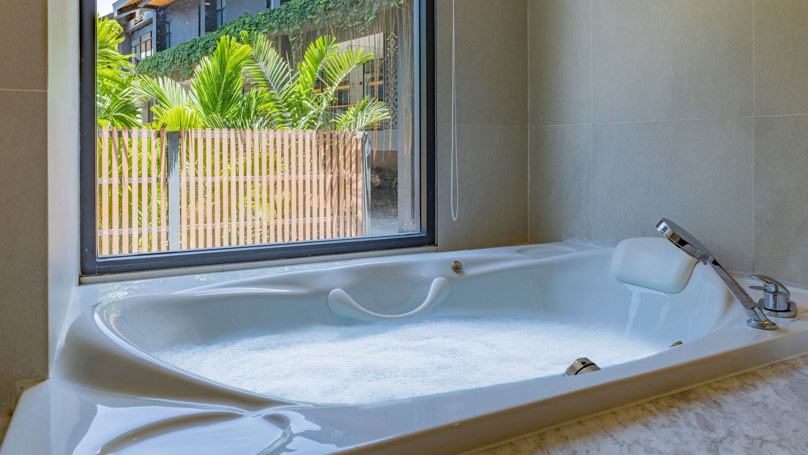 rooms-family-2-bedroom-suite