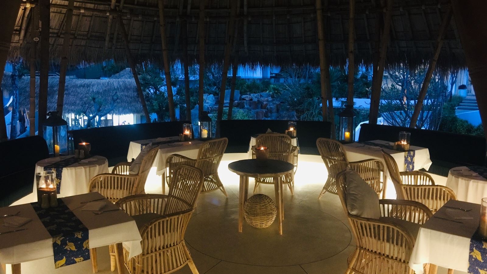 restaurants-the-genesis-restaurant