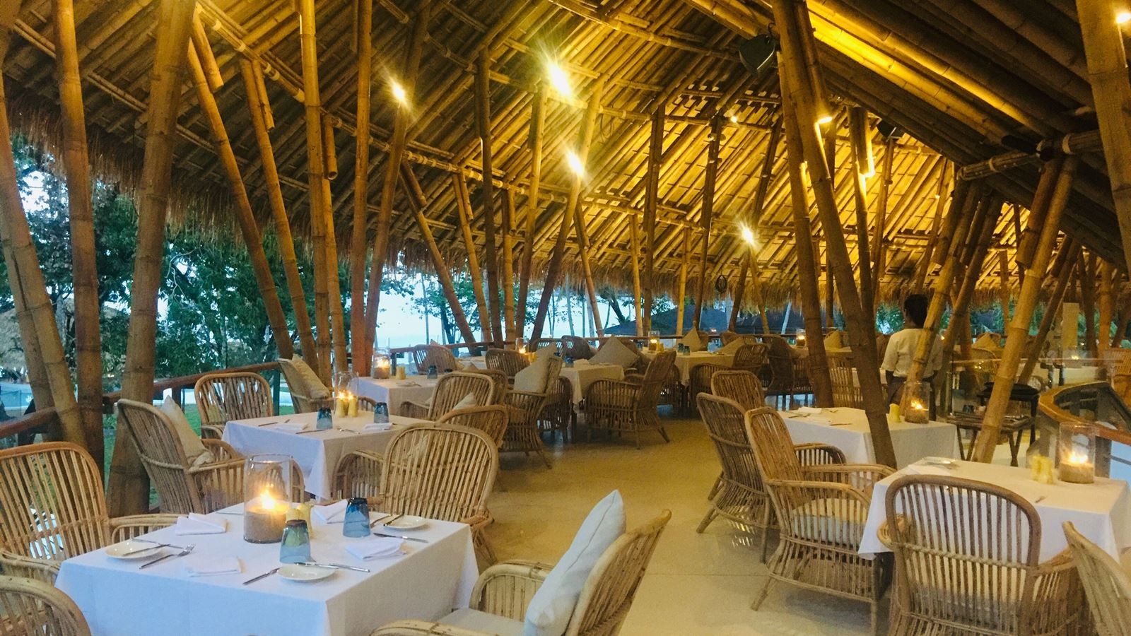 restaurants-the-genesis-restaurant