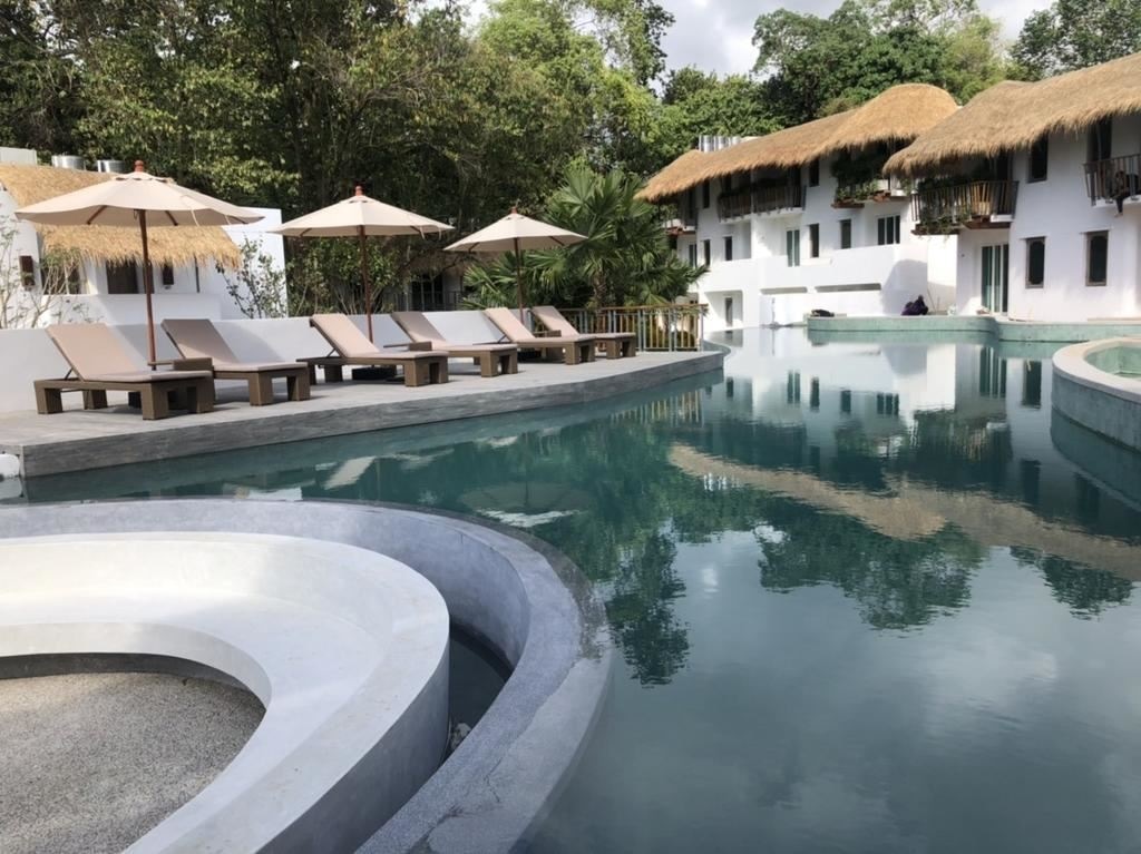 rooms-tropical-garden-pool-access