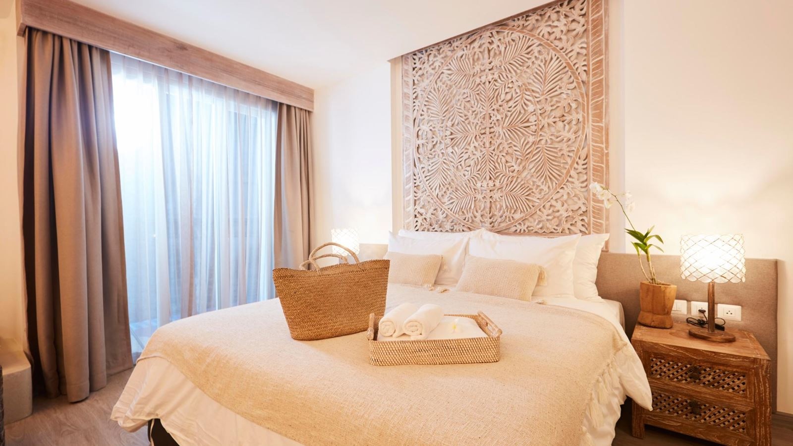 rooms-tropical-garden