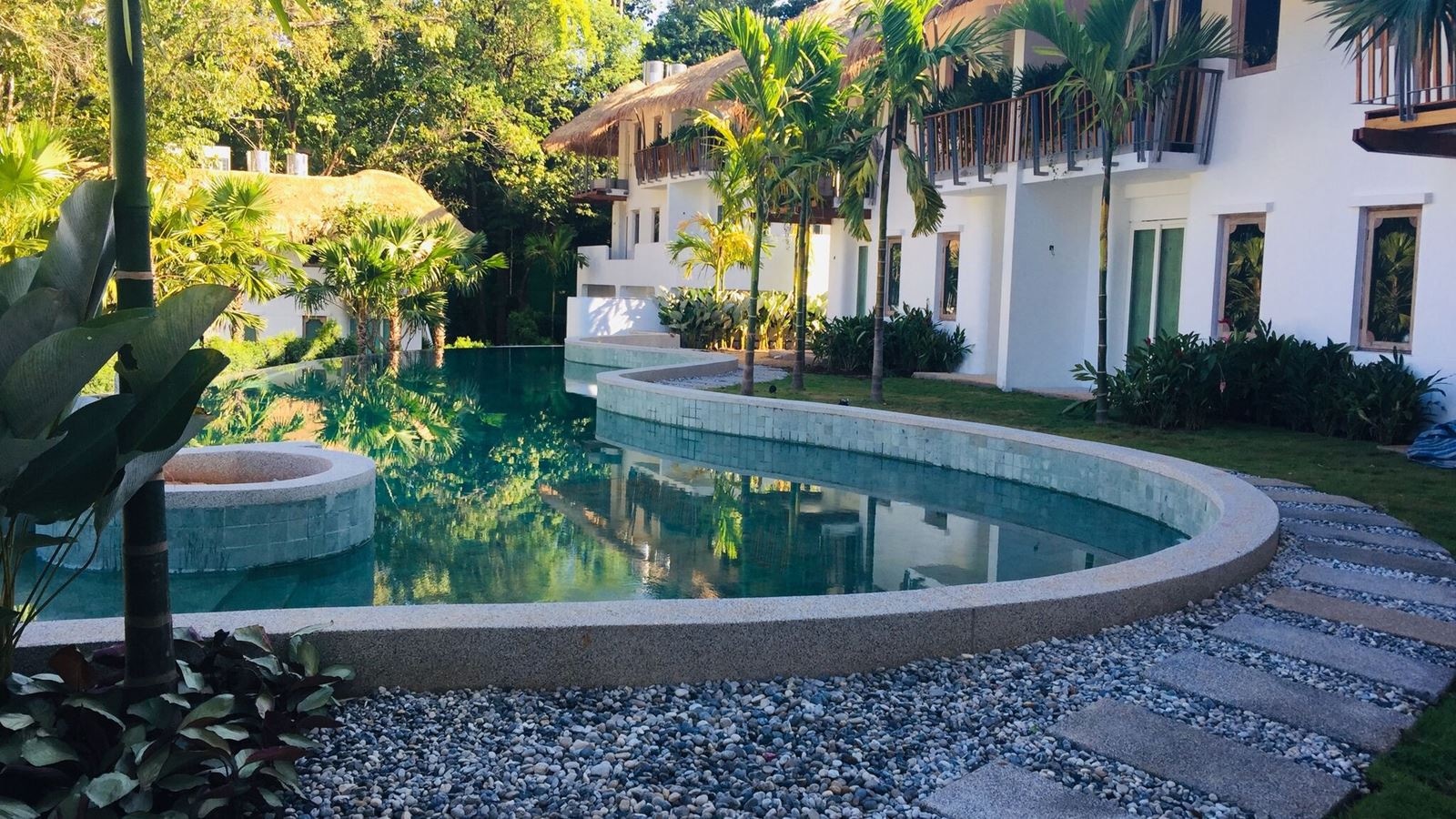 rooms-tropical-garden