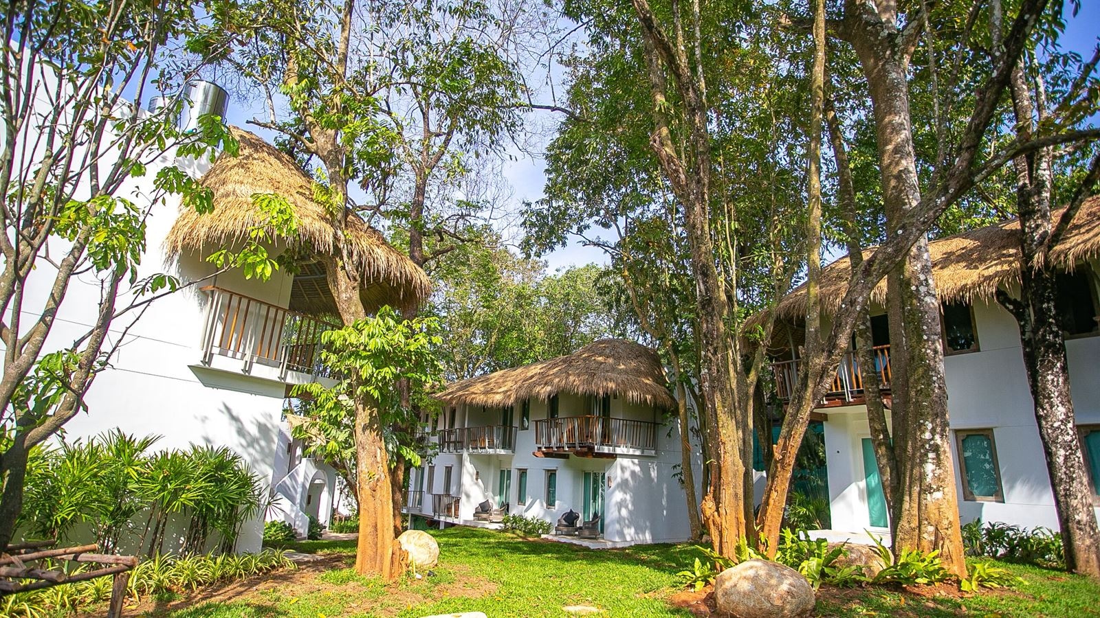 rooms-tropical-garden