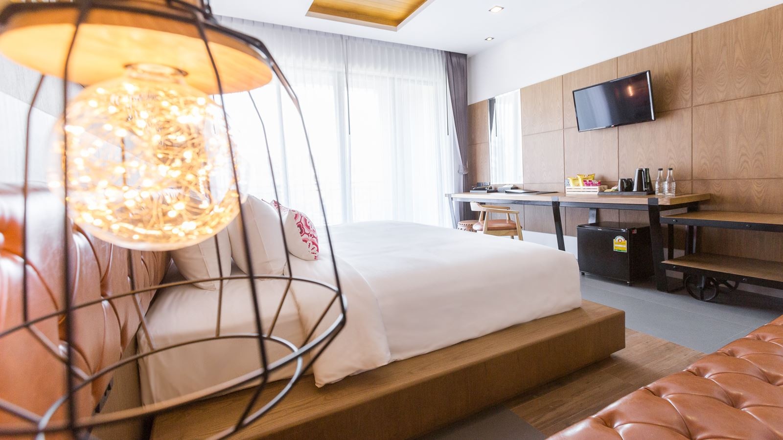 rooms-aurico-deluxe-over-the-pool