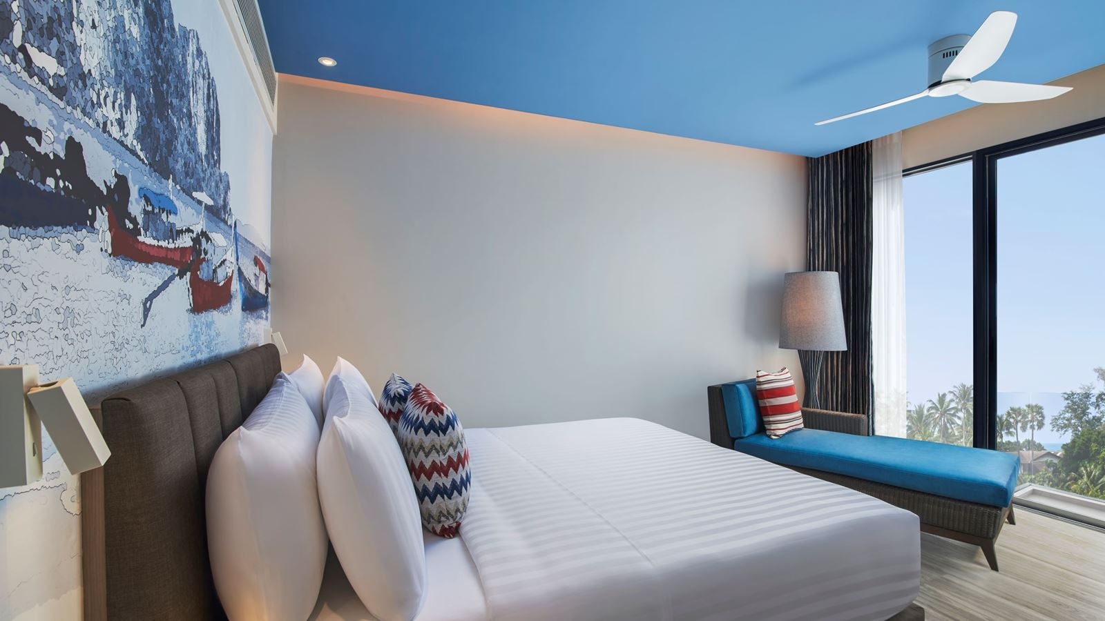 rooms-deluxe-sunset-room