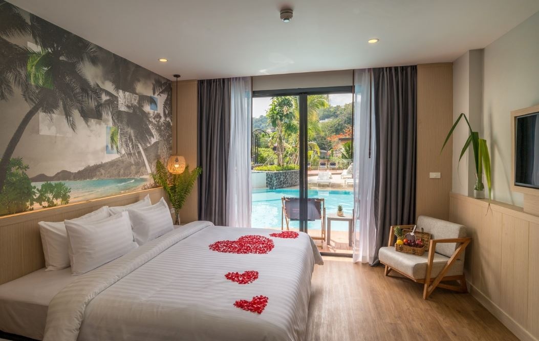 rooms-deluxe-pool-access