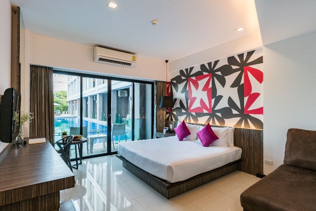 rooms-deluxe-pool-access