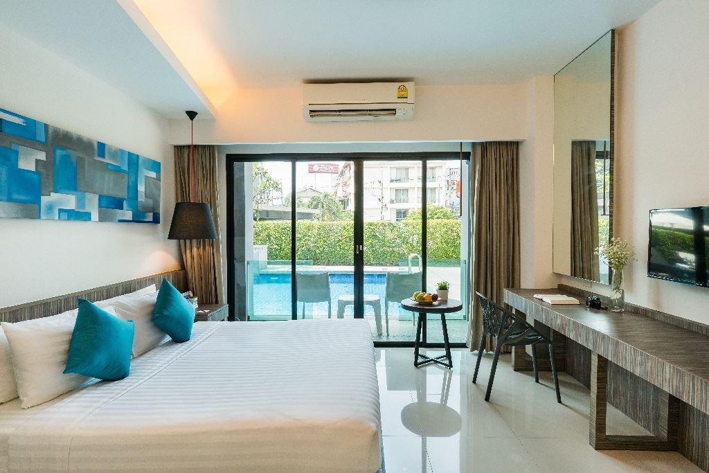 rooms-deluxe-pool-access