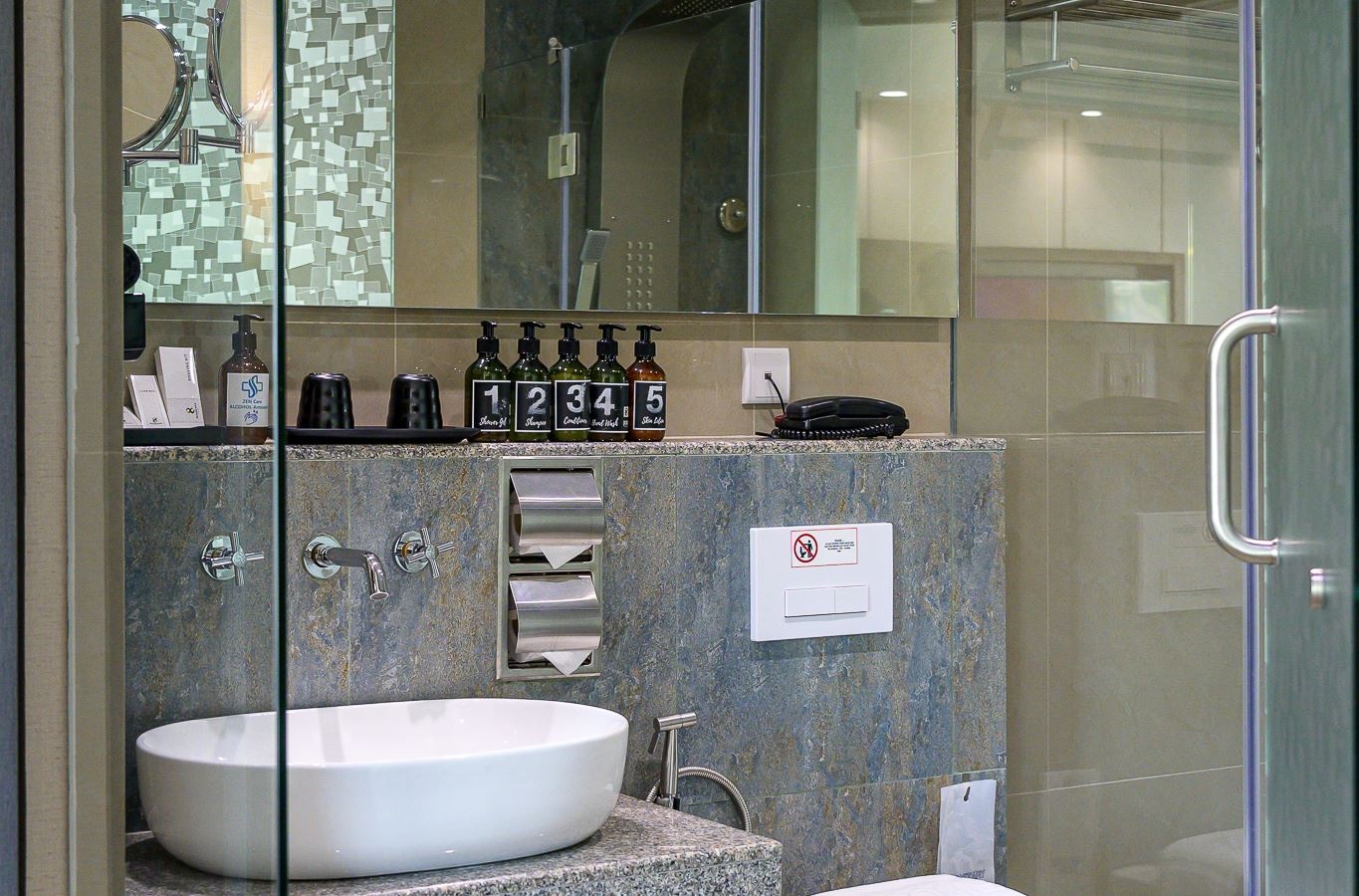 rooms-2-bedrooms-deluxe-family-unit