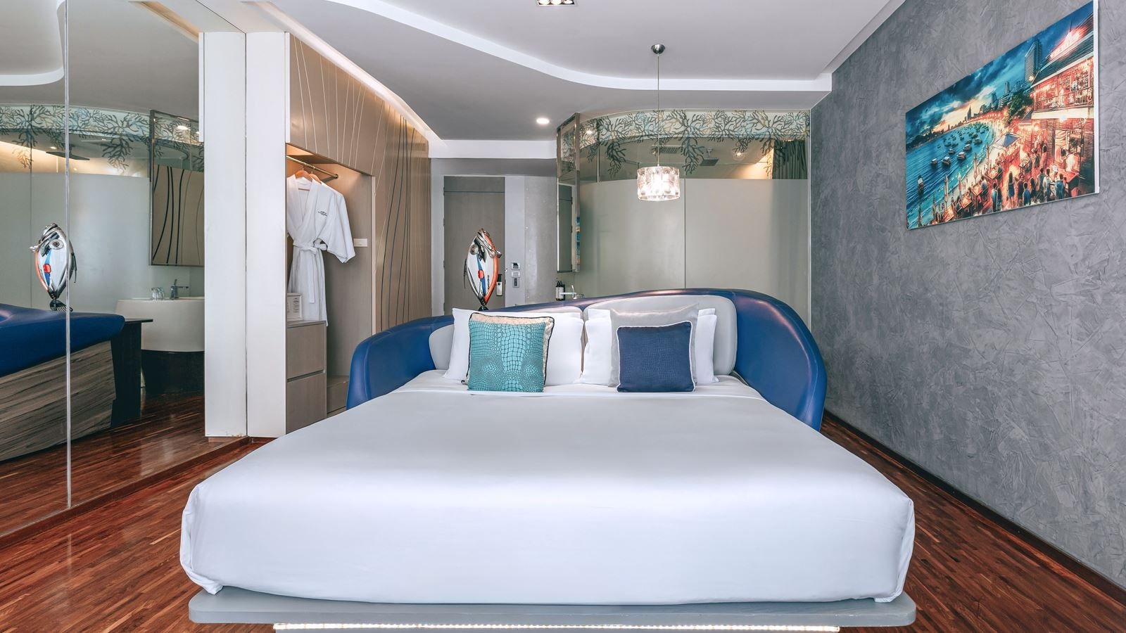 rooms-deluxe-pool-view