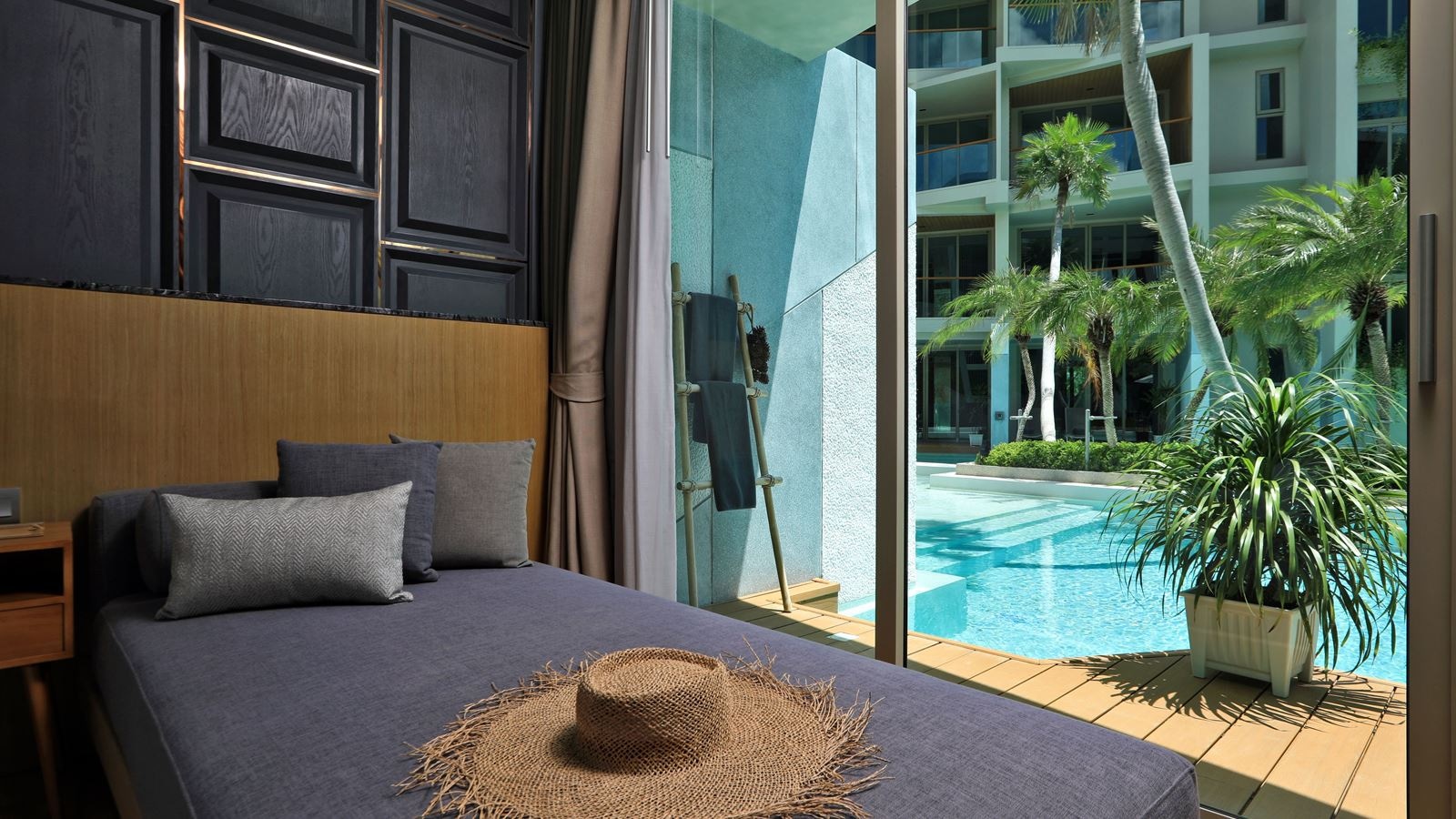 rooms-studio-suite-pool-access
