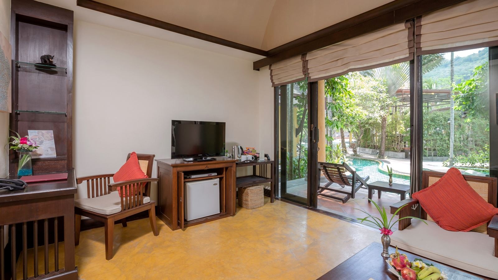 rooms-pool-access-villa