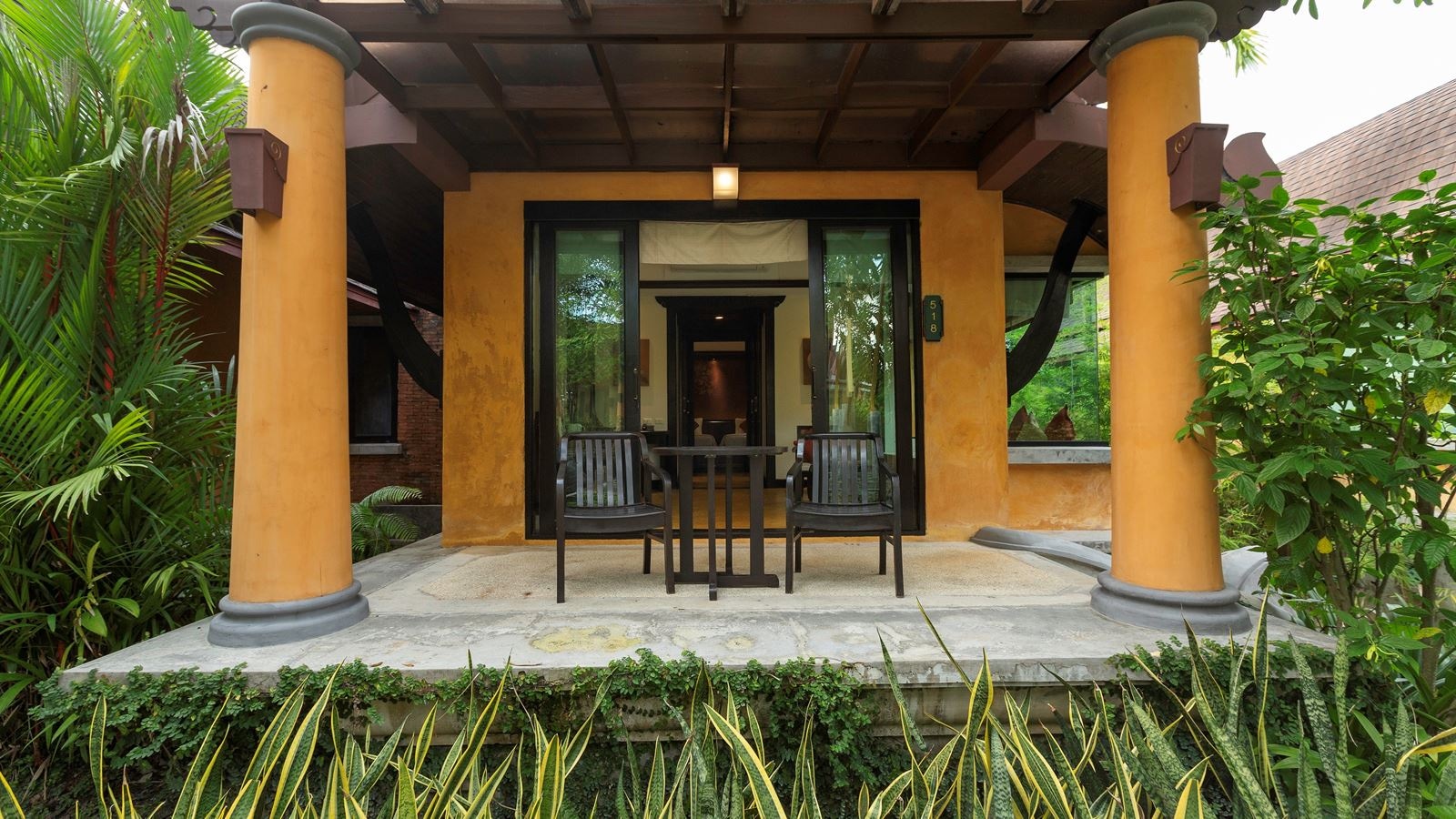 rooms-tropical-villa