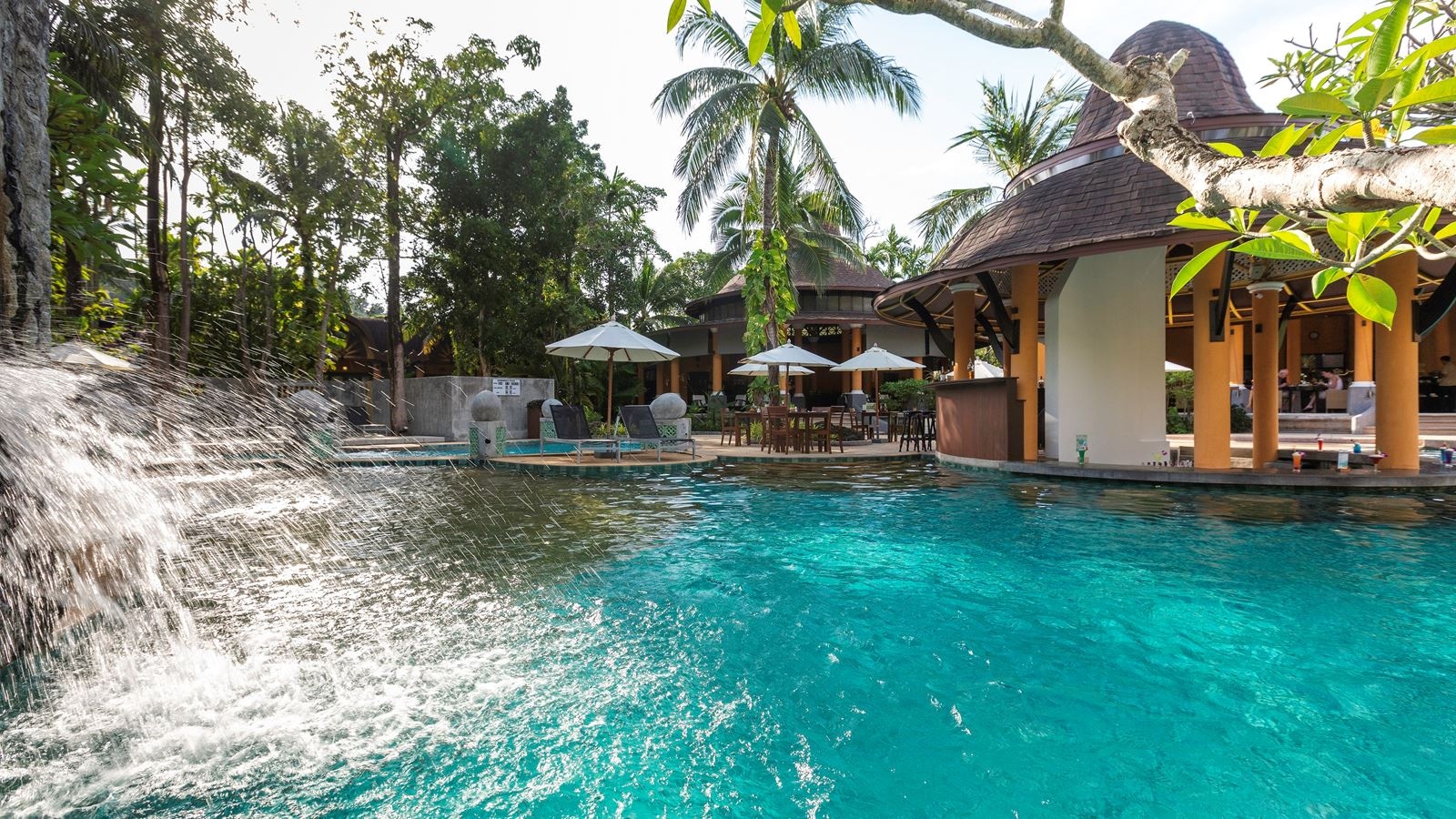 bars-tamnak-dao--pool-bar