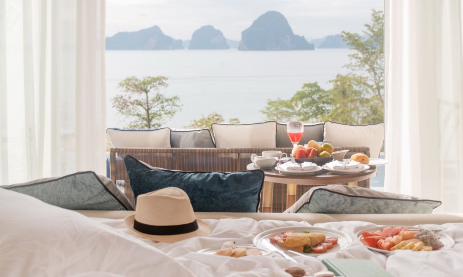 rooms-premium-ocean-pool-suite