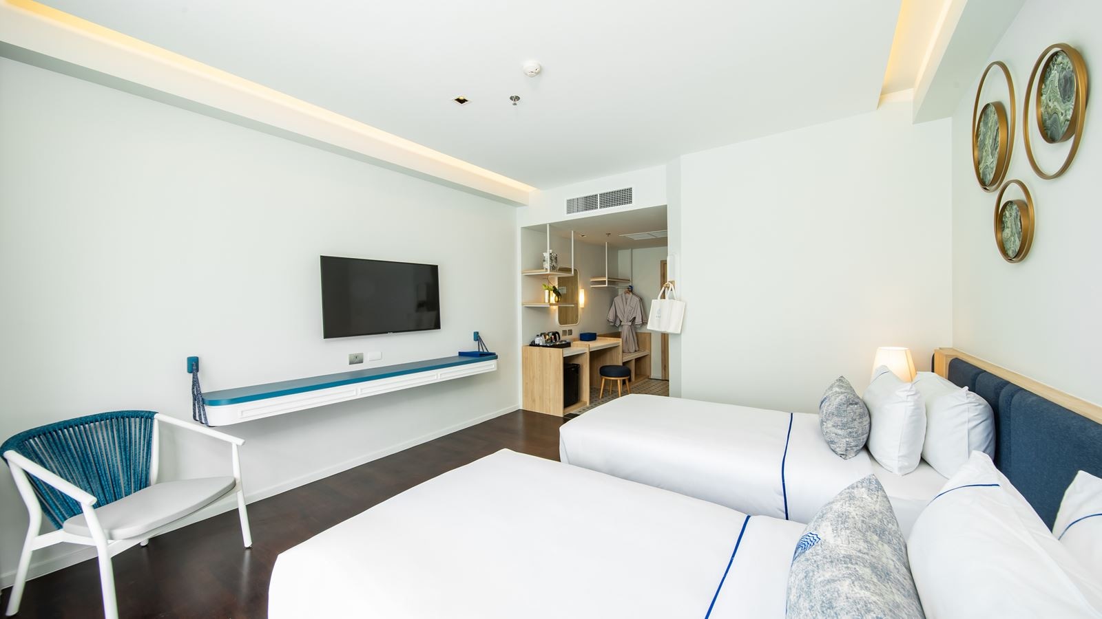 rooms-deluxe-pool-access-twin--king