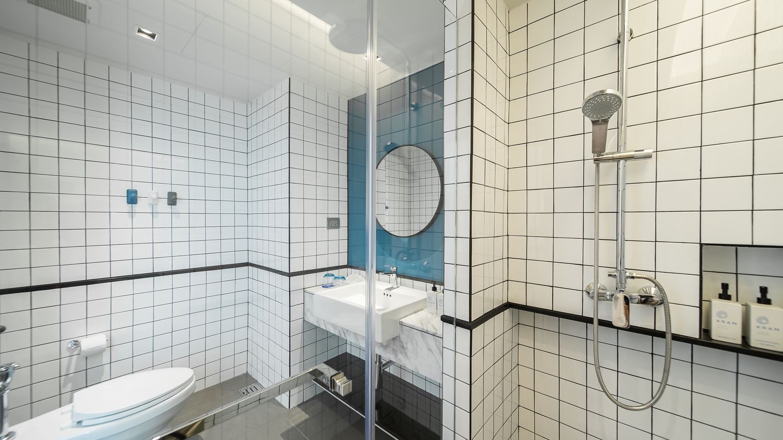 rooms-deluxe-pool-access-twin--king