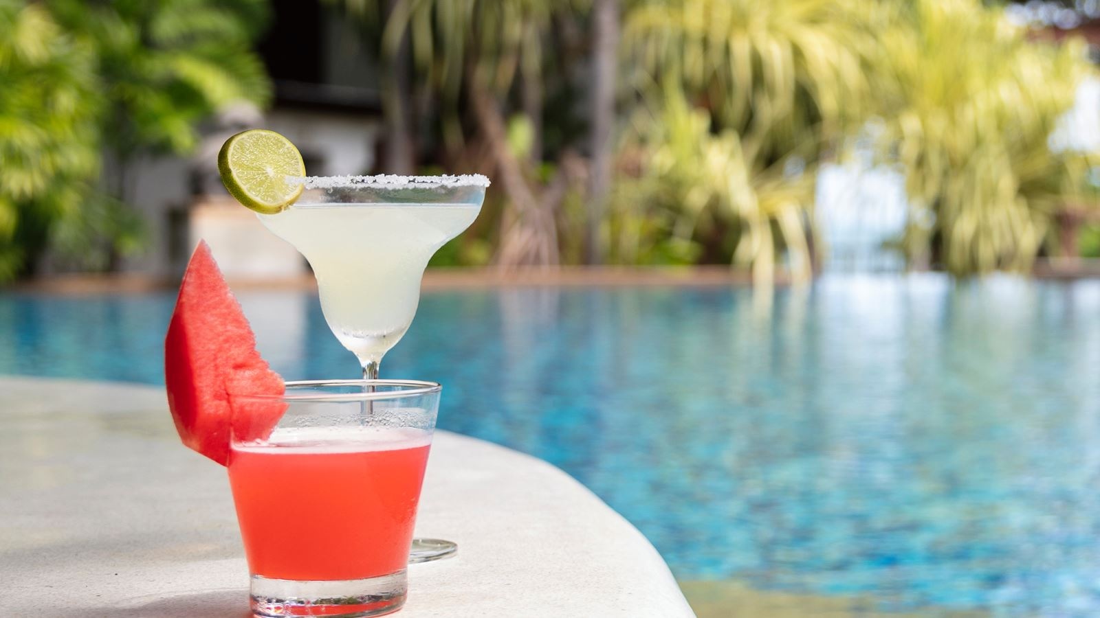 restaurants-the-ozone-pool-bar