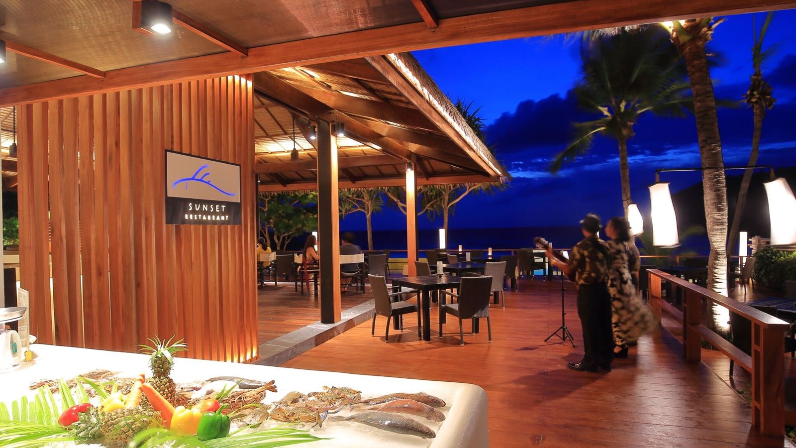 restaurants-sunset-beach-restaurant