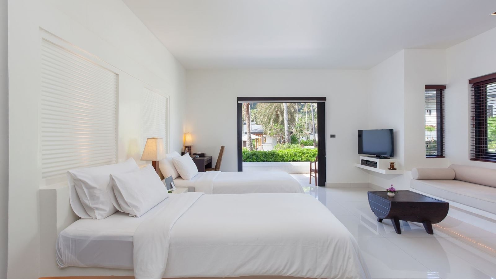 rooms-deluxe-villa-garden-view