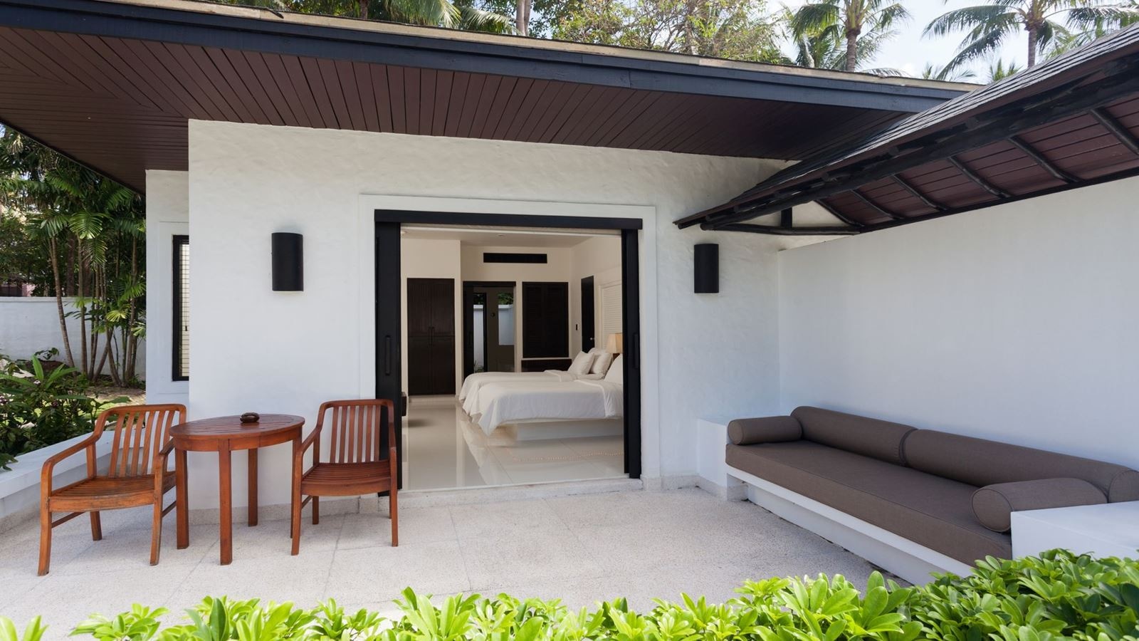 rooms-deluxe-villa-garden-view