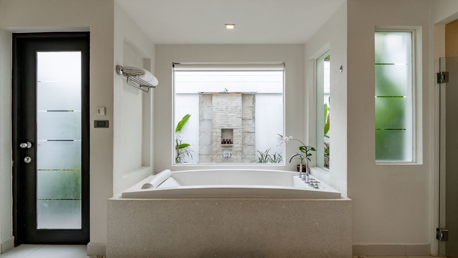 rooms-grand-deluxe-premium-pool-villa-beachfront