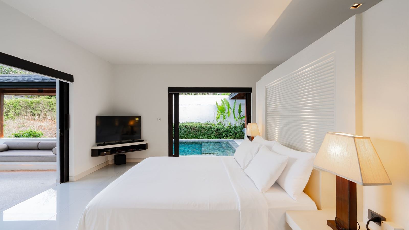 rooms-grand-deluxe-premium-pool-villa-with-seaview