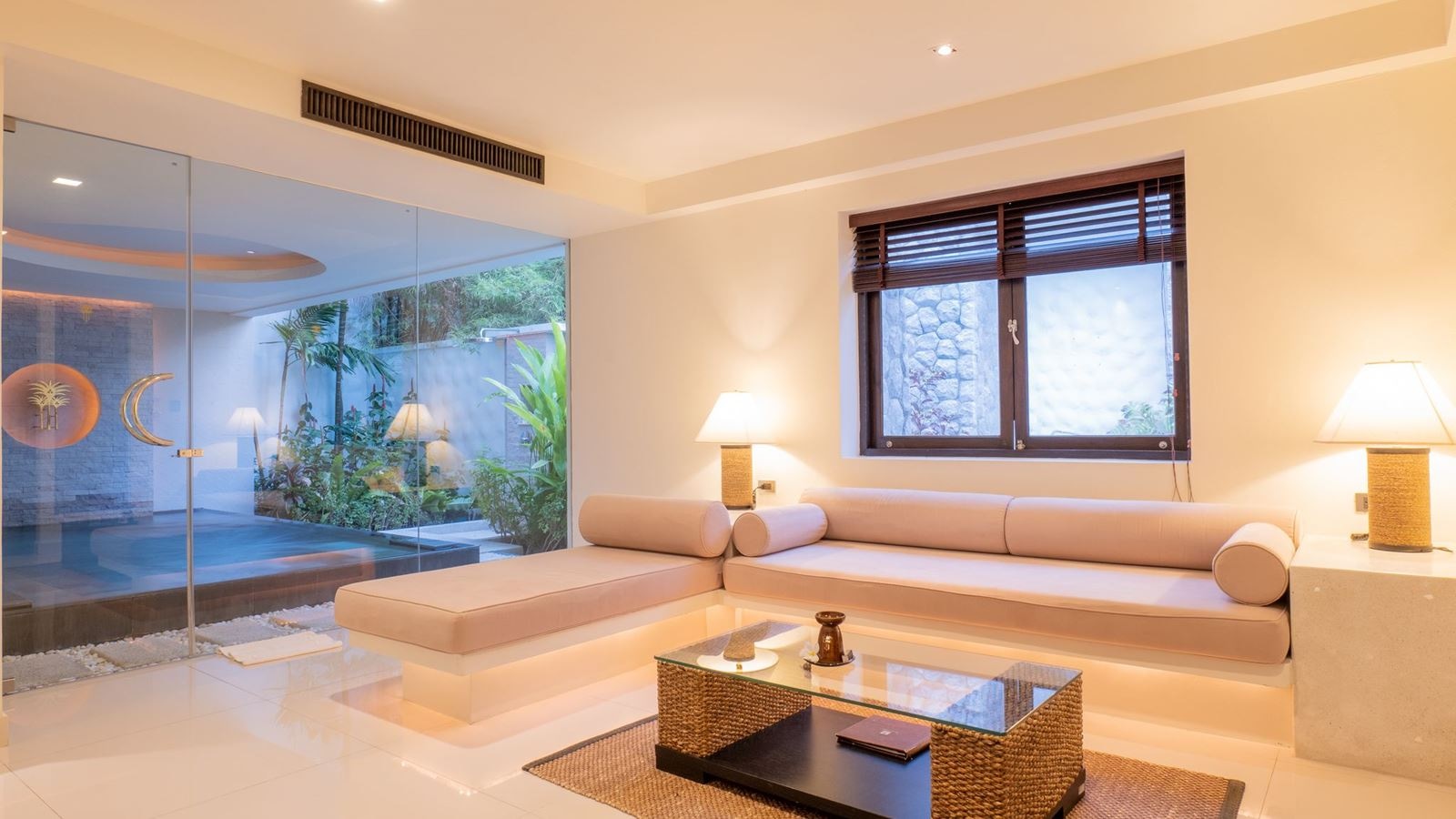 rooms-spa-pool-suite