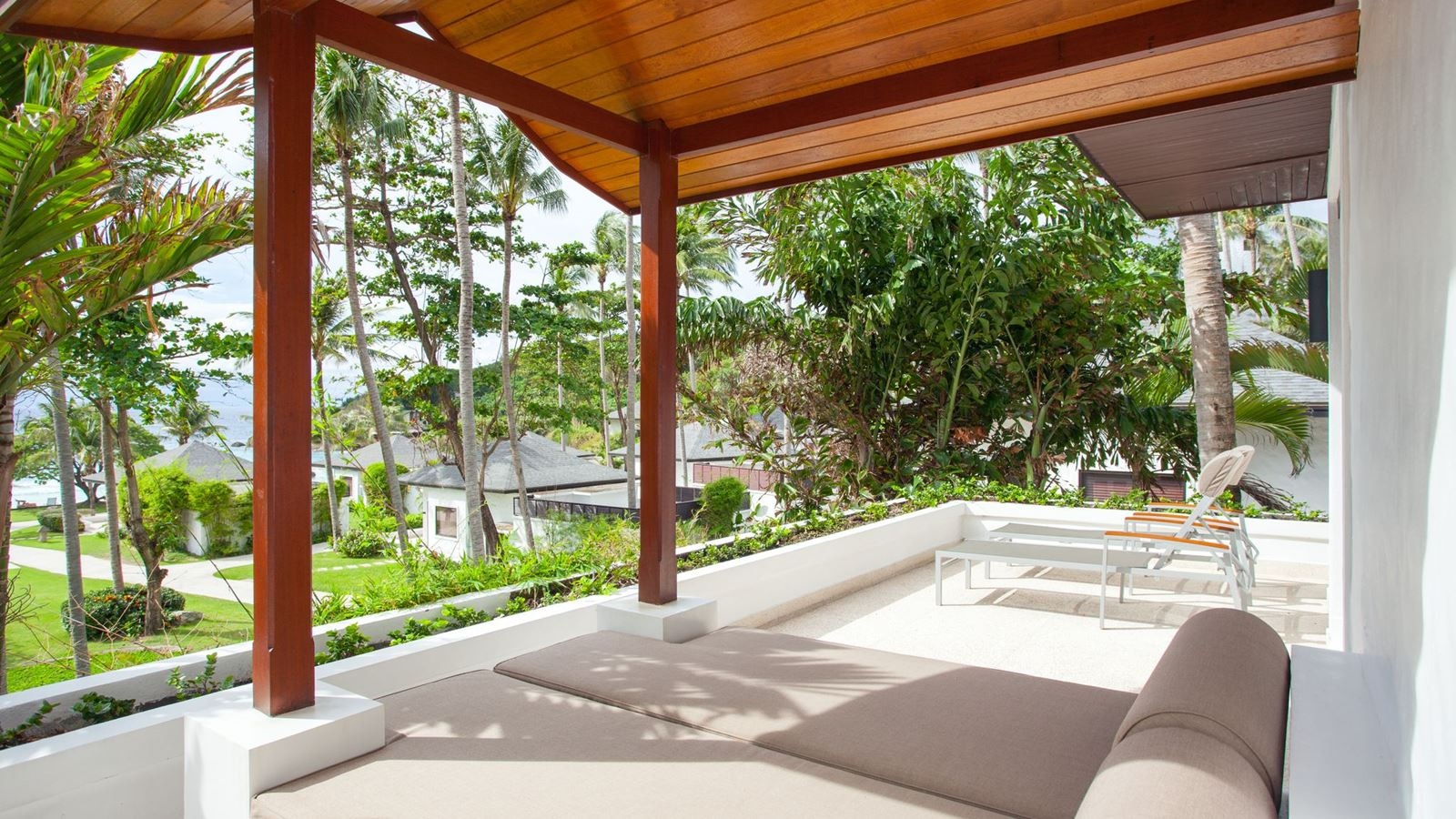 rooms-junior-pool-suite