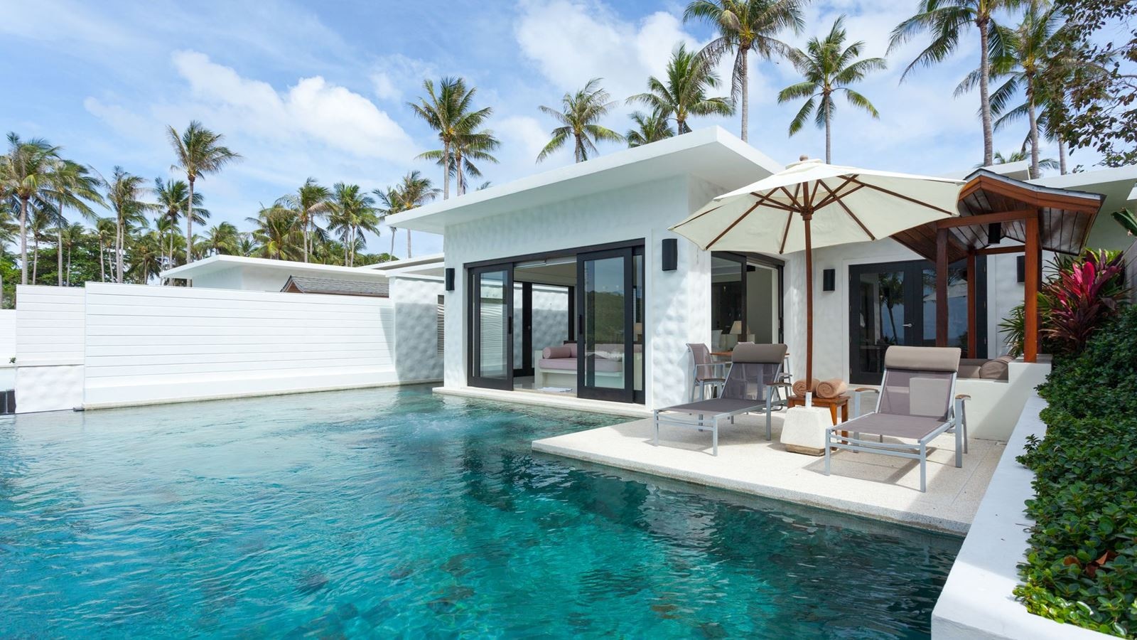 rooms-2-bedroom-grand-pool-suite