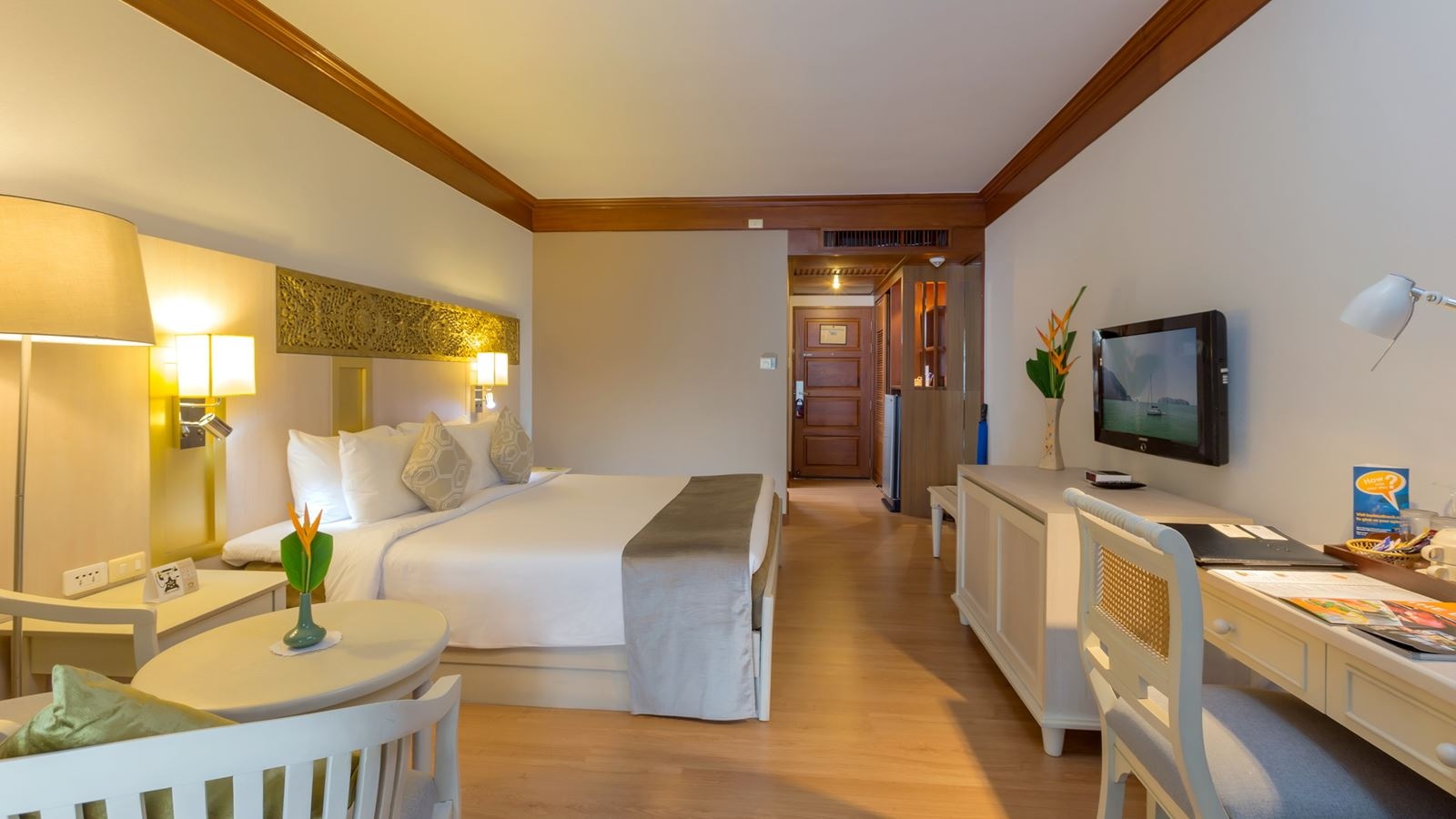 rooms-deluxe-seafacing-view