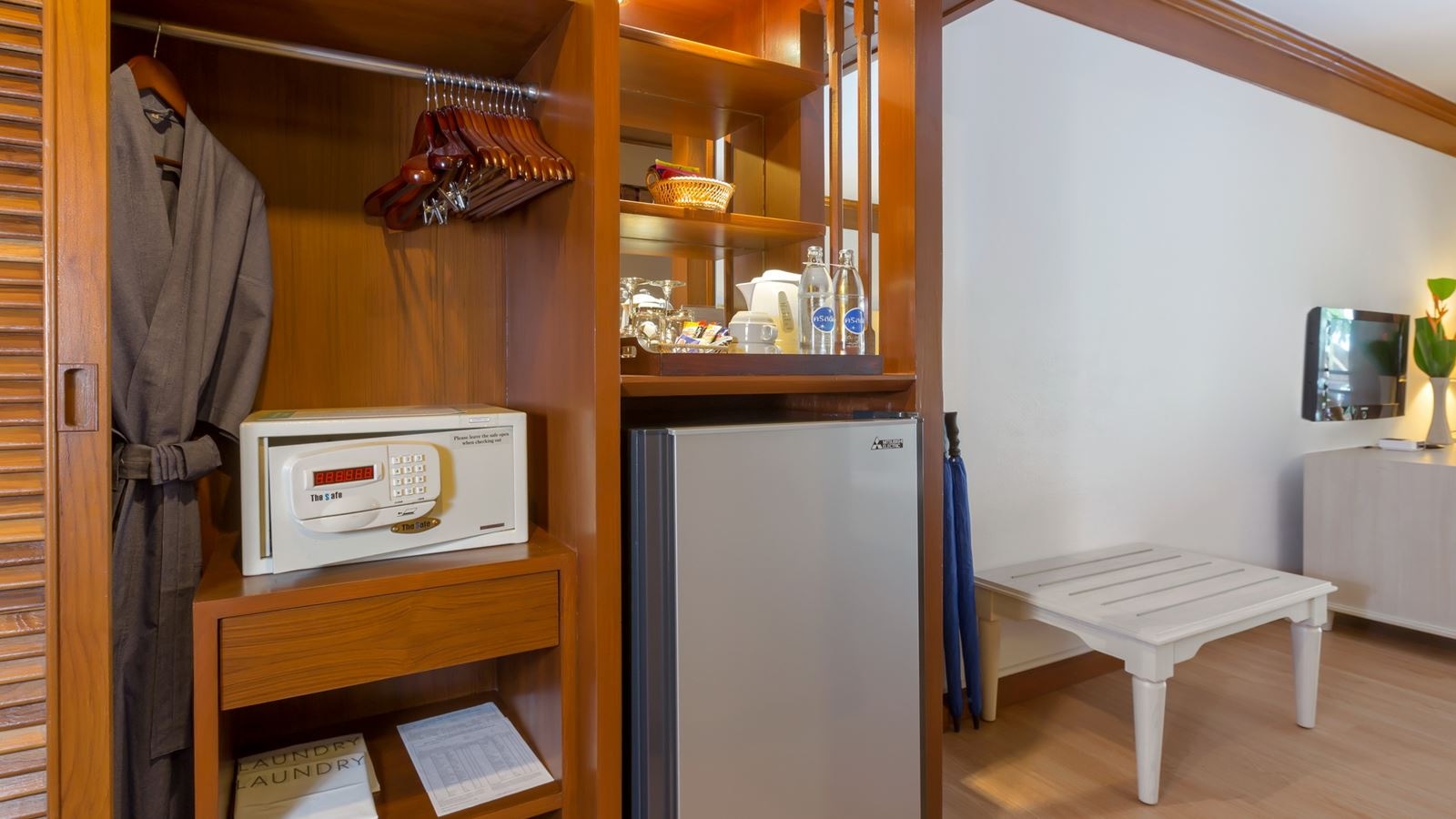 rooms-deluxe-seafacing-view